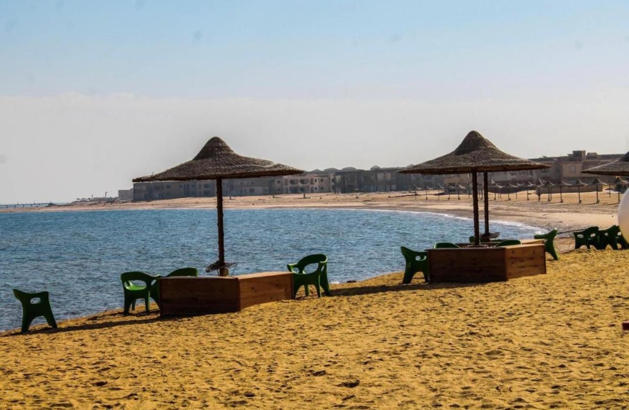 La Sirena Double Room With Mountain View, Families And Couples Only, Extra Of 150 Egyptian Pounds Per Person Per Stay ,To Be Paid To The Resort Ain Sukhna Exterior photo