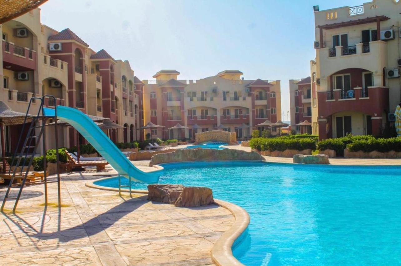 La Sirena Double Room With Mountain View, Families And Couples Only, Extra Of 150 Egyptian Pounds Per Person Per Stay ,To Be Paid To The Resort Ain Sukhna Exterior photo