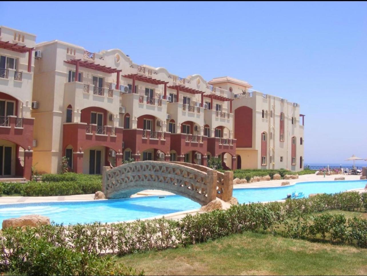 La Sirena Double Room With Mountain View, Families And Couples Only, Extra Of 150 Egyptian Pounds Per Person Per Stay ,To Be Paid To The Resort Ain Sukhna Exterior photo