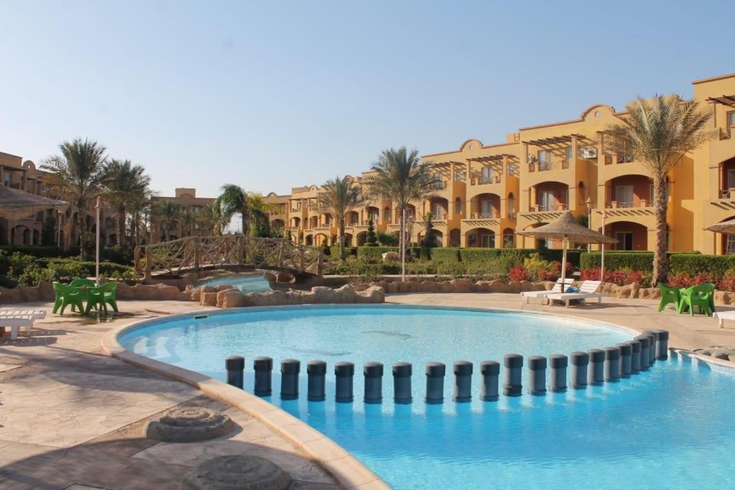 La Sirena Double Room With Mountain View, Families And Couples Only, Extra Of 150 Egyptian Pounds Per Person Per Stay ,To Be Paid To The Resort Ain Sukhna Exterior photo