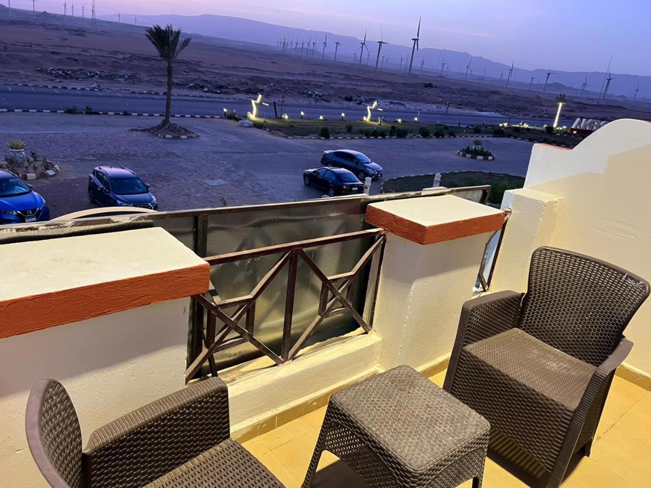 La Sirena Double Room With Mountain View, Families And Couples Only, Extra Of 150 Egyptian Pounds Per Person Per Stay ,To Be Paid To The Resort Ain Sukhna Exterior photo